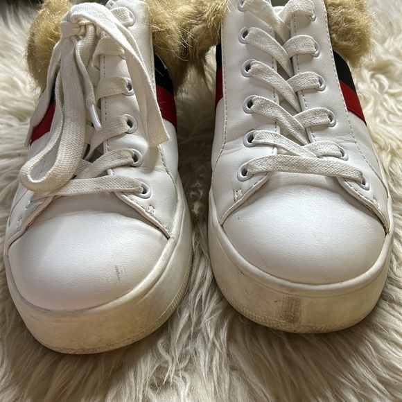 Steve madden white striped faux fur trim casual sneaker low top women’s 7.5 - Picture 4 of 9